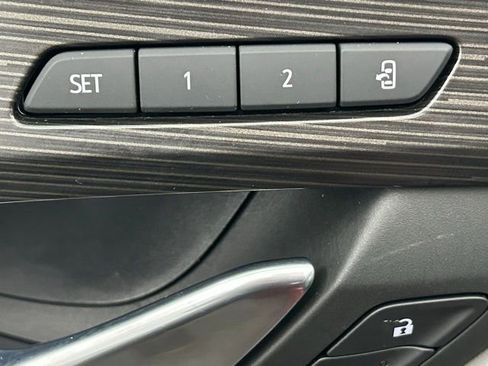 Used 2022 GMC Terrain SLT image 11