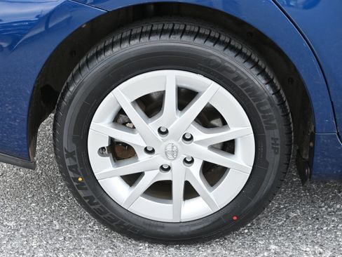 Used 2017 Toyota Prius V Three image 32