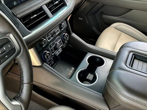 Used 2024 Chevrolet Tahoe Z71 w/ Z71 Off-Road Package AWD/4WD image 14