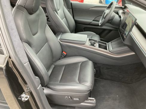 Used 2024 Tesla Model X image 31