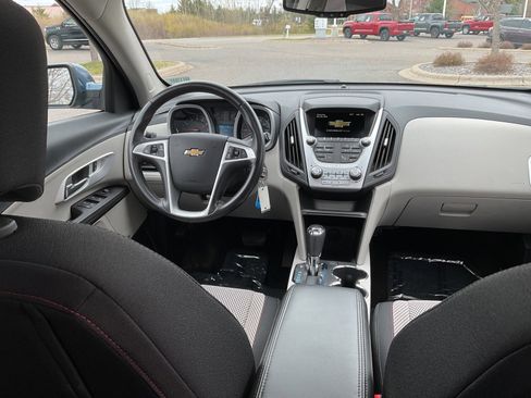 Used 2017 Chevrolet Equinox LT FWD image 21