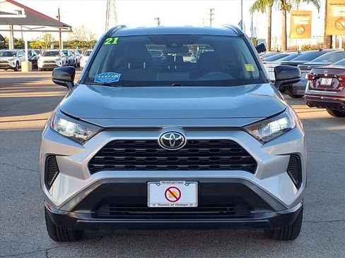 Used 2021 Toyota RAV4 LE image 2