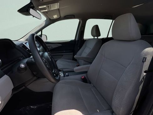 Used 2017 Honda Pilot EX image 12
