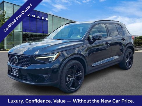 Certified 2023 Volvo XC40 B5 Plus w/ Climate Package AWD/4WD image 3