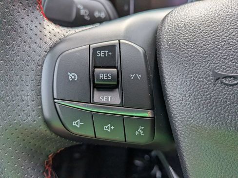 Used 2025 Ford Escape ST-Line AWD/4WD image 17