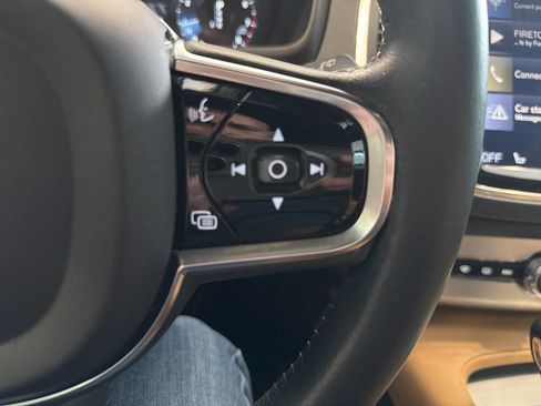 Used 2017 Volvo XC90 T6 Momentum w/ Vision Package image 38