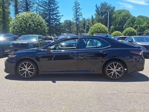 Used 2024 Toyota Camry SE FWD image 5