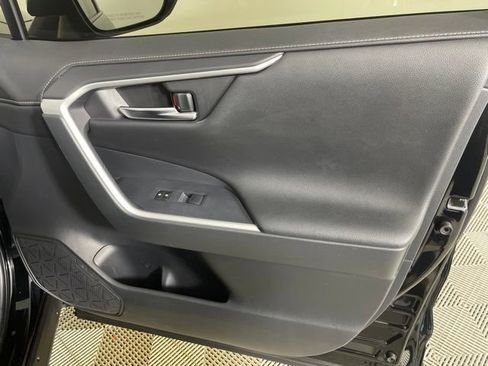 Used 2019 Toyota RAV4 Limited w/ Advanced Technology Package AWD/4WD image 20