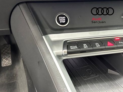 Used 2024 Audi Q3 2.0T Premium w/ Convenience Package AWD/4WD image 32