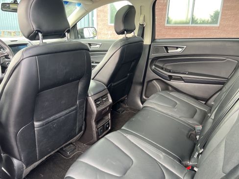 Used 2018 Ford Edge Titanium w/ Equipment Group 301A AWD/4WD image 20