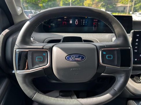 Used 2025 Ford Expedition Max Active AWD/4WD image 19