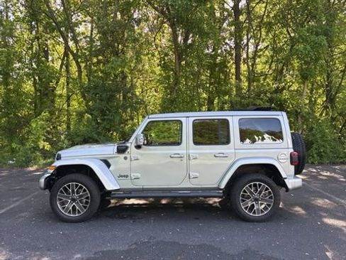 Used 2024 Jeep Wrangler High Altitude AWD/4WD image 11