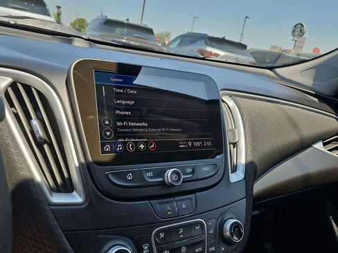 Used 2024 Chevrolet Malibu LT FWD image 24