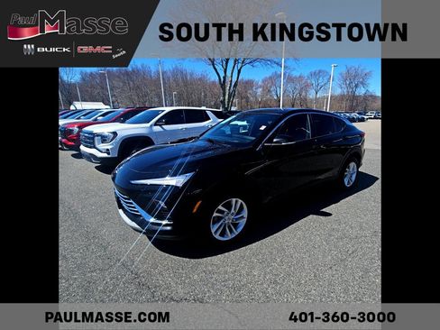 Used 2024 Buick Envista Preferred w/ Convenience I Package image 2