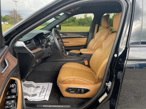Used 2021 Jeep Grand Cherokee L Summit w/ Advanced Protech Group IV AWD/4WD image 14