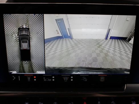 Used 2024 Chevrolet Silverado 1500 LT Trail Boss w/ LT Trail Boss Premium Package image 15