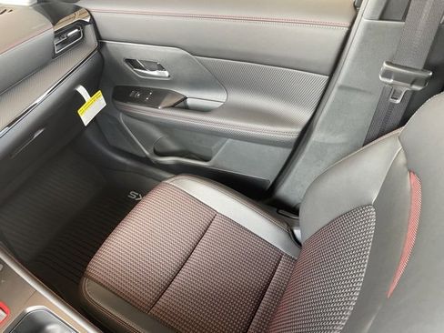 New 2025 Nissan Kicks SR image 16