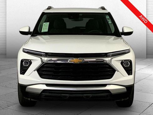 Used 2025 Chevrolet TrailBlazer LT AWD/4WD image 2