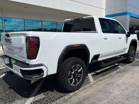 Used 2024 GMC Sierra 2500 AT4 w/ AT4 Preferred Package AWD/4WD image 3