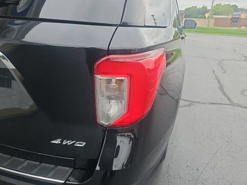 Used 2021 Ford Explorer Limited w/ Equipment Group 301A AWD/4WD image 6