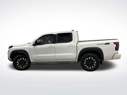 Used 2023 Nissan Frontier PRO-4X image 12