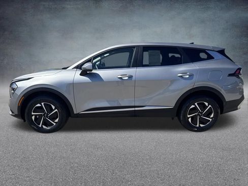 Used 2023 Kia Sportage LX AWD/4WD image 3