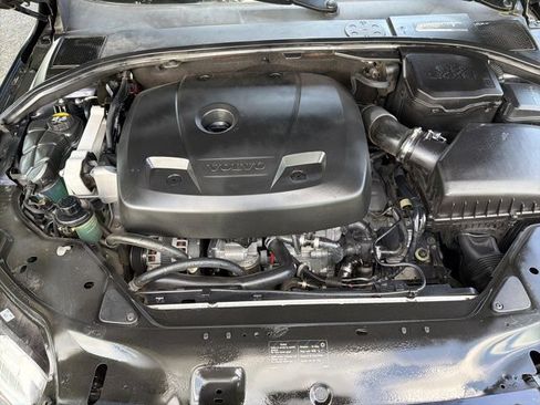 Used 2016 Volvo XC70 T5 Premier w/ Proximity Package FWD image 23