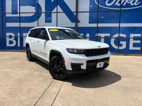 Used 2022 Jeep Grand Cherokee L Laredo RWD image 4