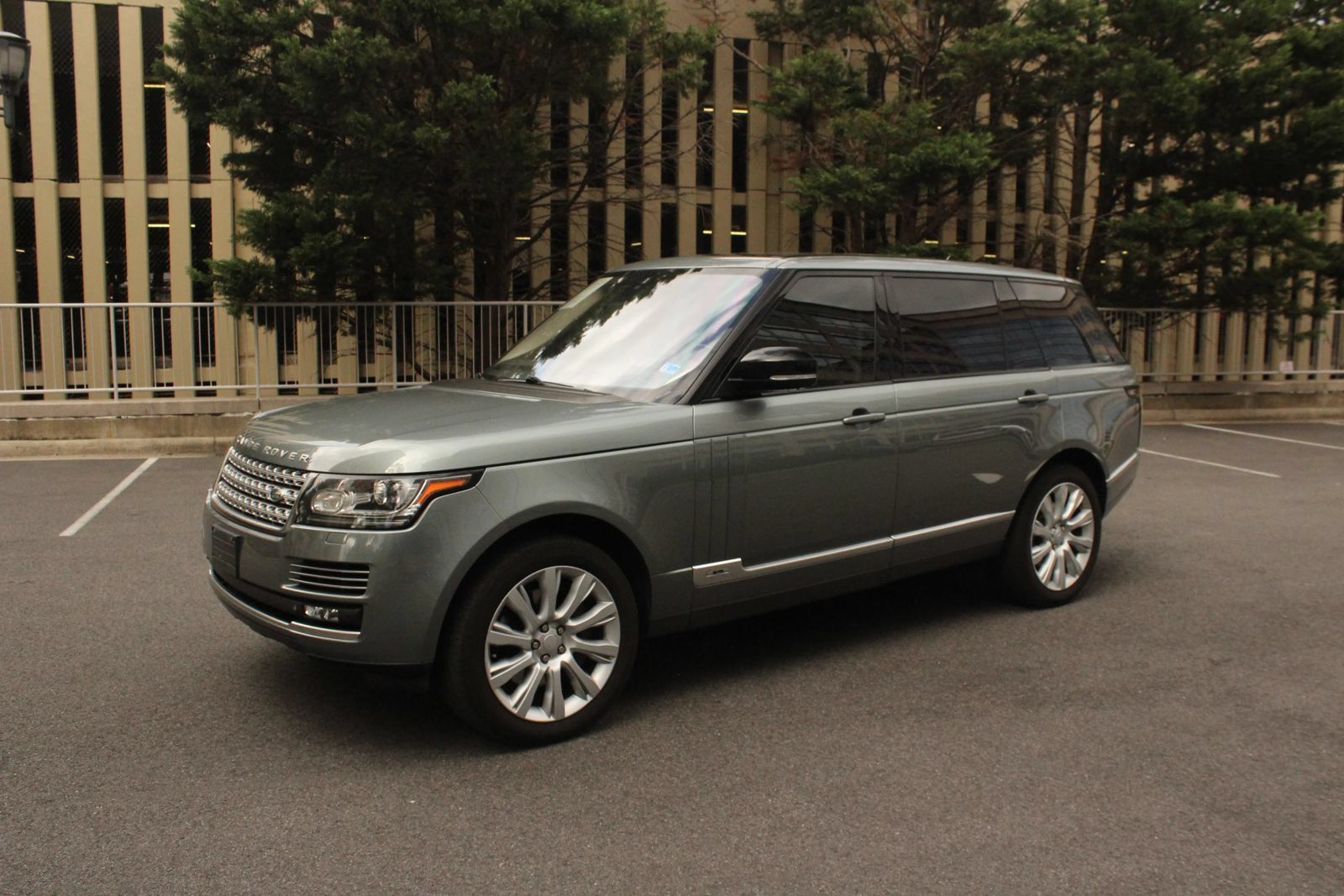 Used 2015 Land Rover Range Rover Long Wheelbase Supercharged AWD/4WD image 12