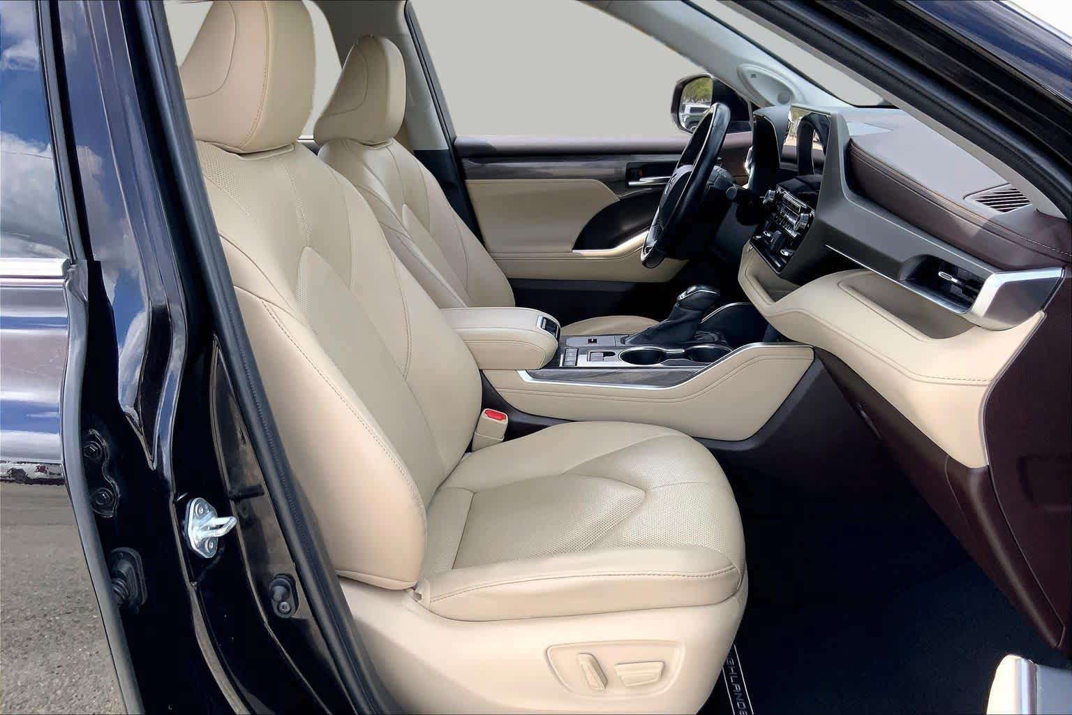 Used 2020 Toyota Highlander Limited FWD image 9