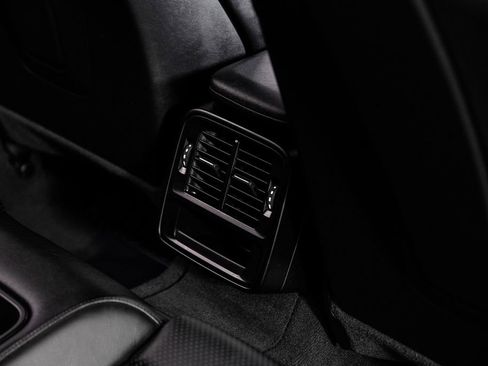 Used 2020 Porsche Taycan 4S image 38