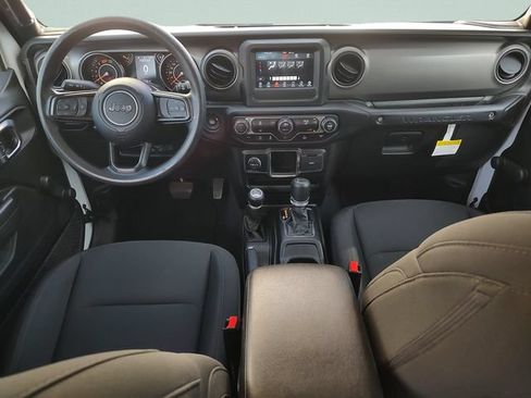 Used 2022 Jeep Wrangler Unlimited Sport AWD/4WD image 9