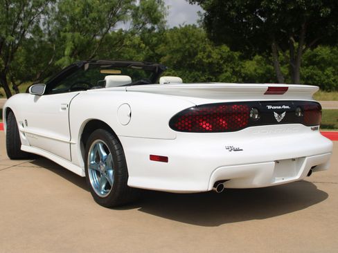 Used 1999 Pontiac Firebird Trans Am RWD image 9