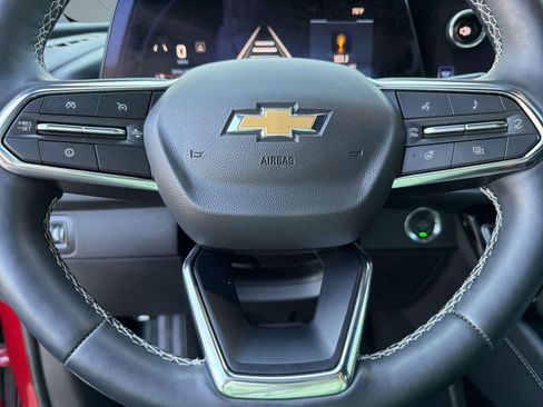 Certified 2025 Chevrolet Traverse LT w/ Driver Confidence Package FWD image 17
