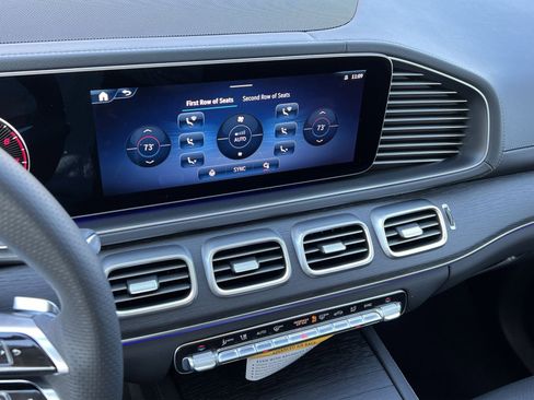 New 2026 Mercedes-Benz GLS 450 4MATIC image 19