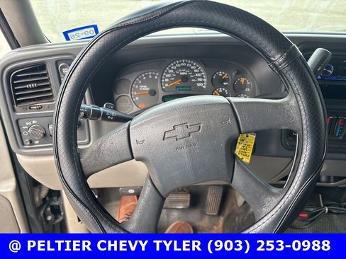 Used 2003 Chevrolet Tahoe LS image 11