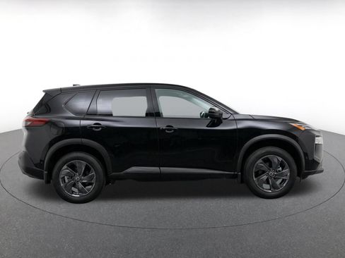 Used 2025 Nissan Rogue SV FWD image 14