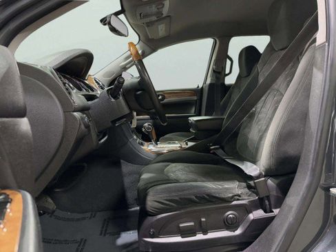 Used 2011 Buick Enclave CX image 22