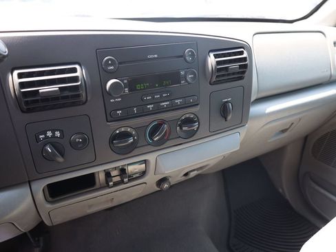 Used 2005 Ford F250 Lariat AWD/4WD image 15
