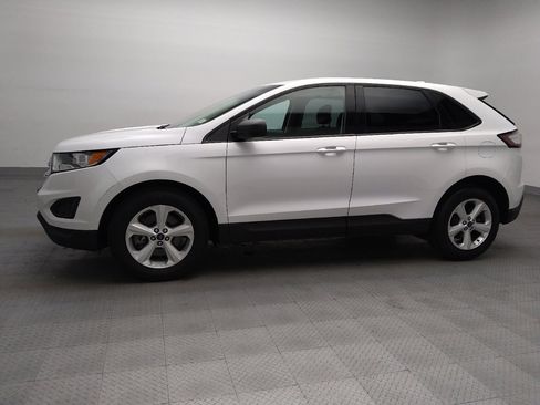 Used 2017 Ford Edge SE image 2