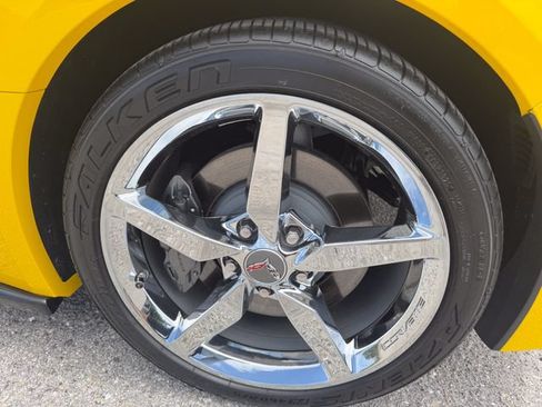 Used 2014 Chevrolet Corvette Stingray Convertible w/ 3LT Preferred Equipment Group RWD image 29