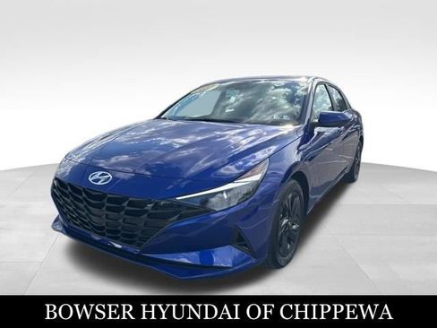 Used 2023 Hyundai Elantra SEL image 1