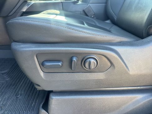 Used 2023 GMC Sierra 2500 SLT w/ SLT Premium Package image 19