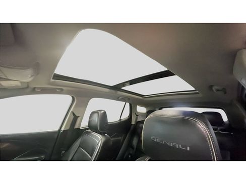 Used 2018 GMC Terrain Denali w/ Comfort Package AWD/4WD image 15