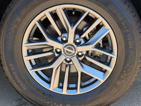 Used 2023 Nissan Rogue S AWD/4WD image 10