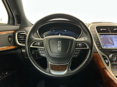 Used 2020 Lincoln Nautilus Reserve FWD image 17