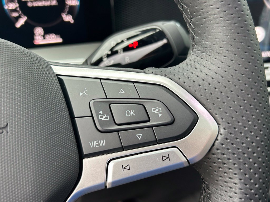 New 2026 Volkswagen Tiguan SE R-Line FWD image 21