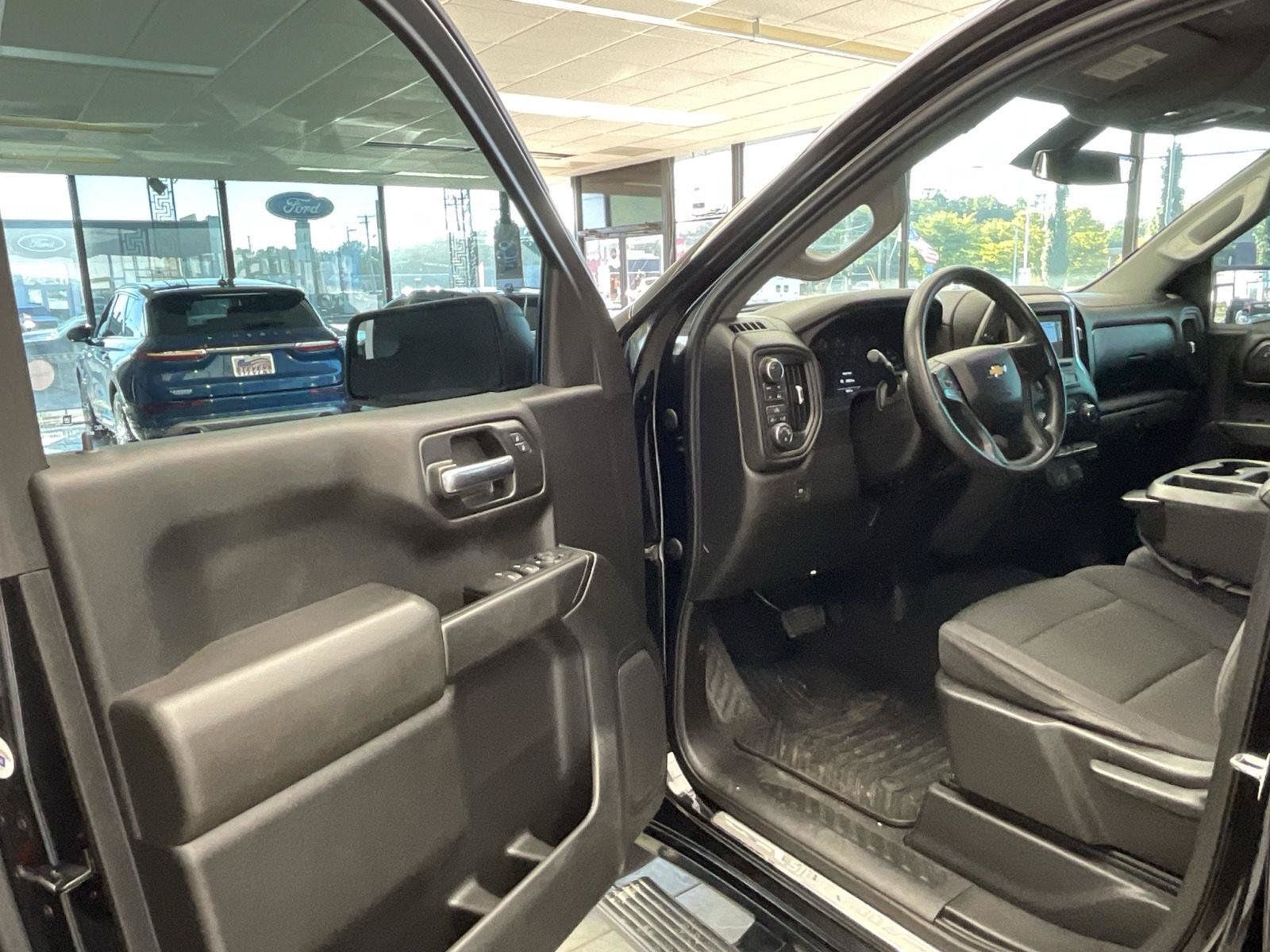 Used 2021 Chevrolet Silverado 1500 Custom AWD/4WD image 23