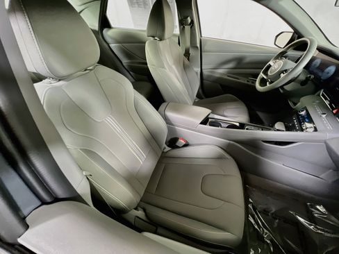 Used 2023 Hyundai Elantra SEL w/ Convenience Package FWD image 27