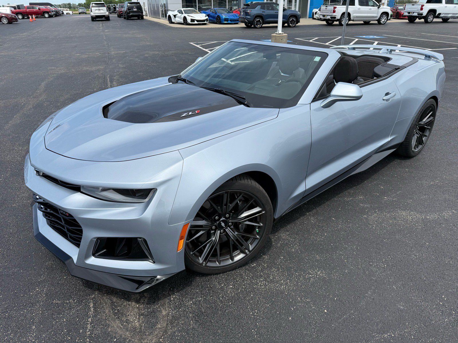Used 2017 Chevrolet Camaro ZL1 RWD image 2